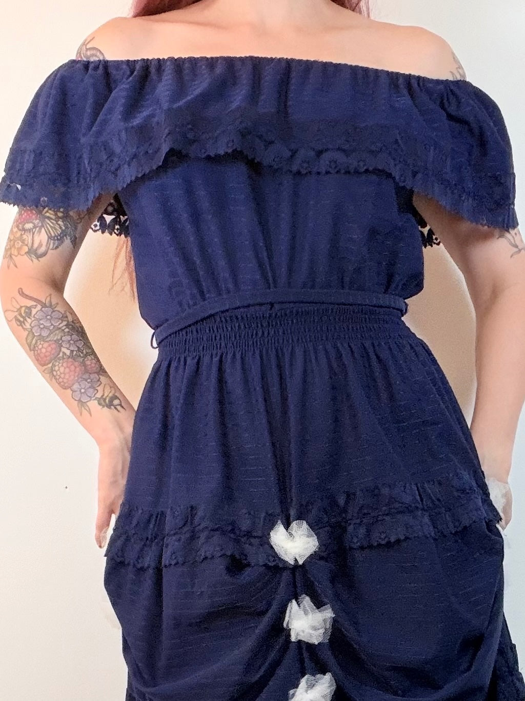 Vintage 1980s Party Dress Blue Off Shoulder Ruffled with Tulle Flower Size 12 14