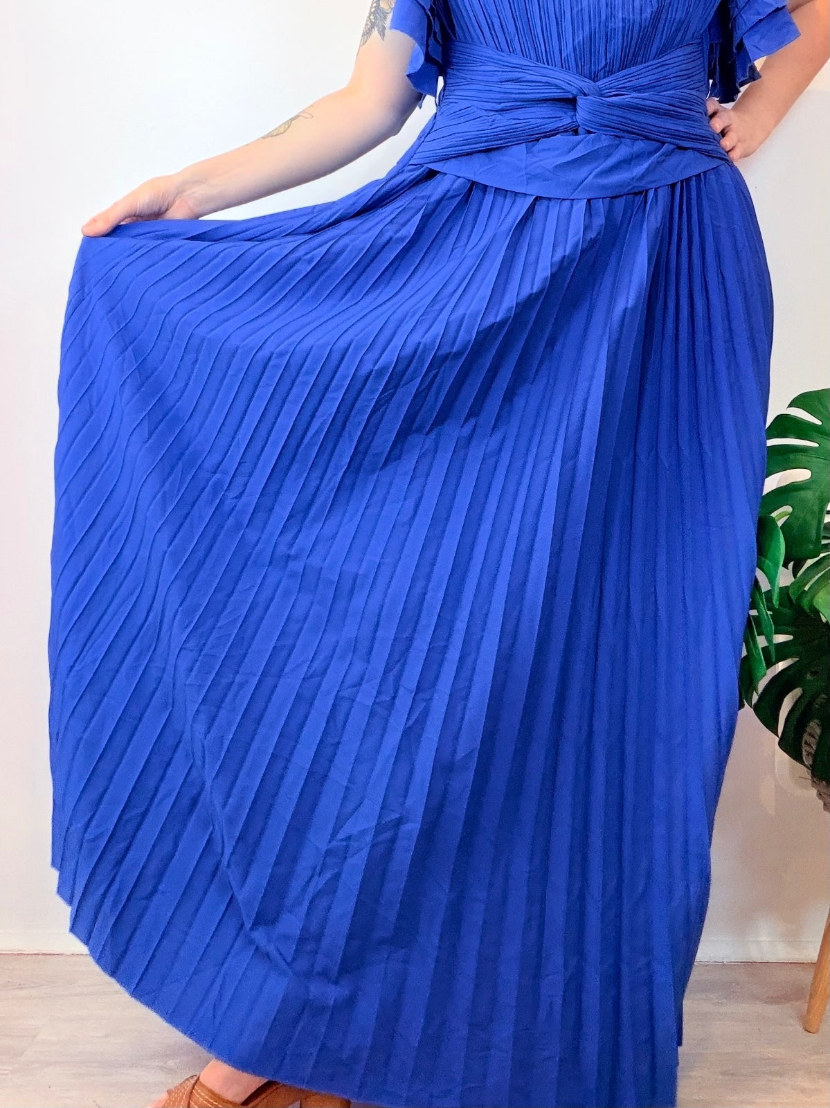 Vintage 1980s Maxi Dress with Pleated Flared Sleeves and Waist Detail Size 14