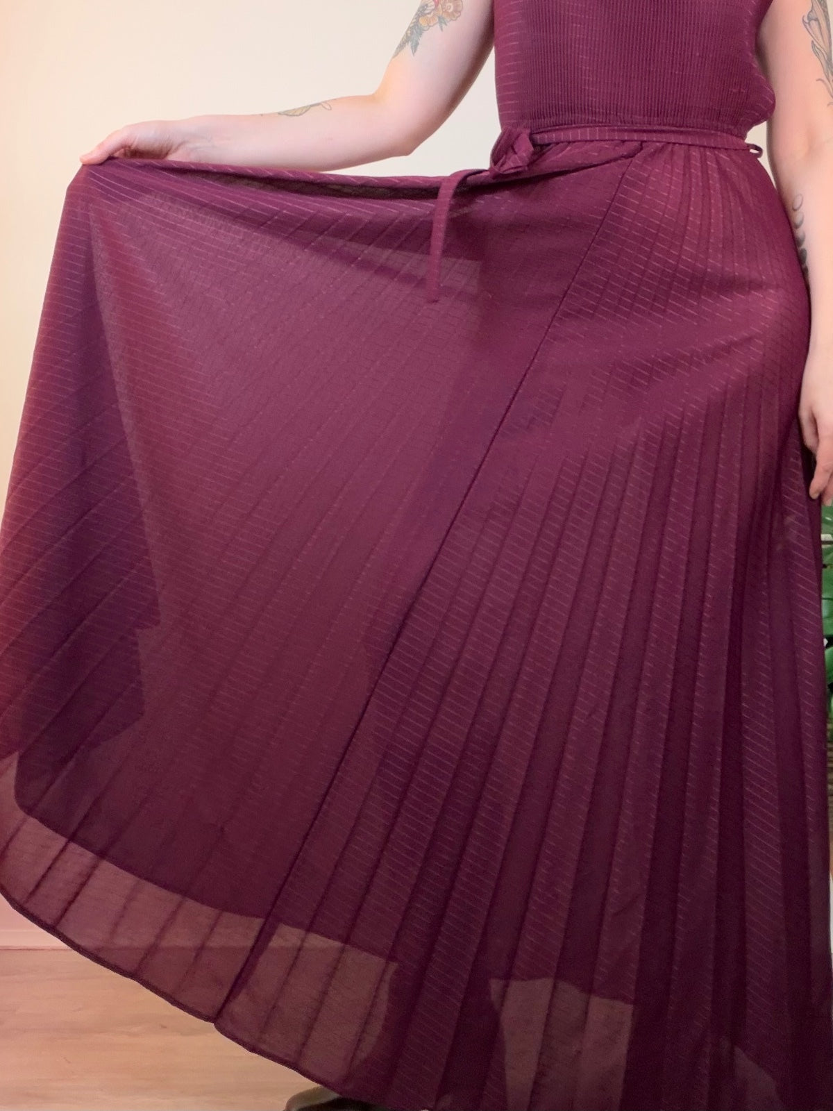 Vintage 1070s Maxi Dress Sheer Burgundy long Dress with Pleated Skirt Size 12 14