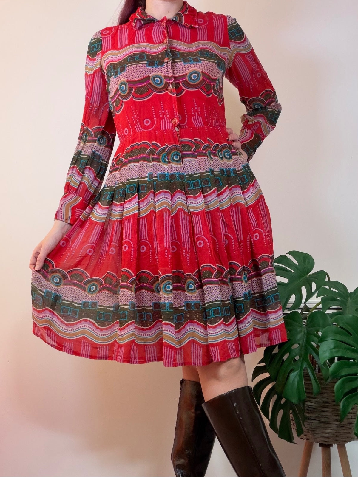 Vintage Shirt Dress red Patterned Pleated Dress with Long Sleeves Size 14