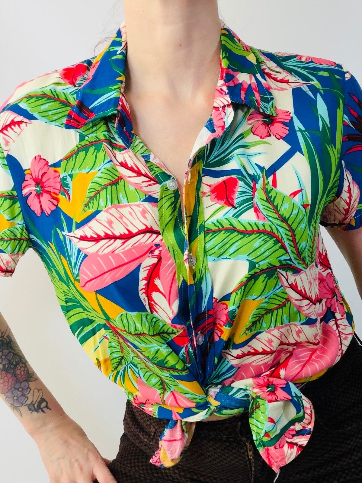 Hawaiian Shirt Size 14 Tropical Print Short Sleeve Button-Up Blouse Holiday top