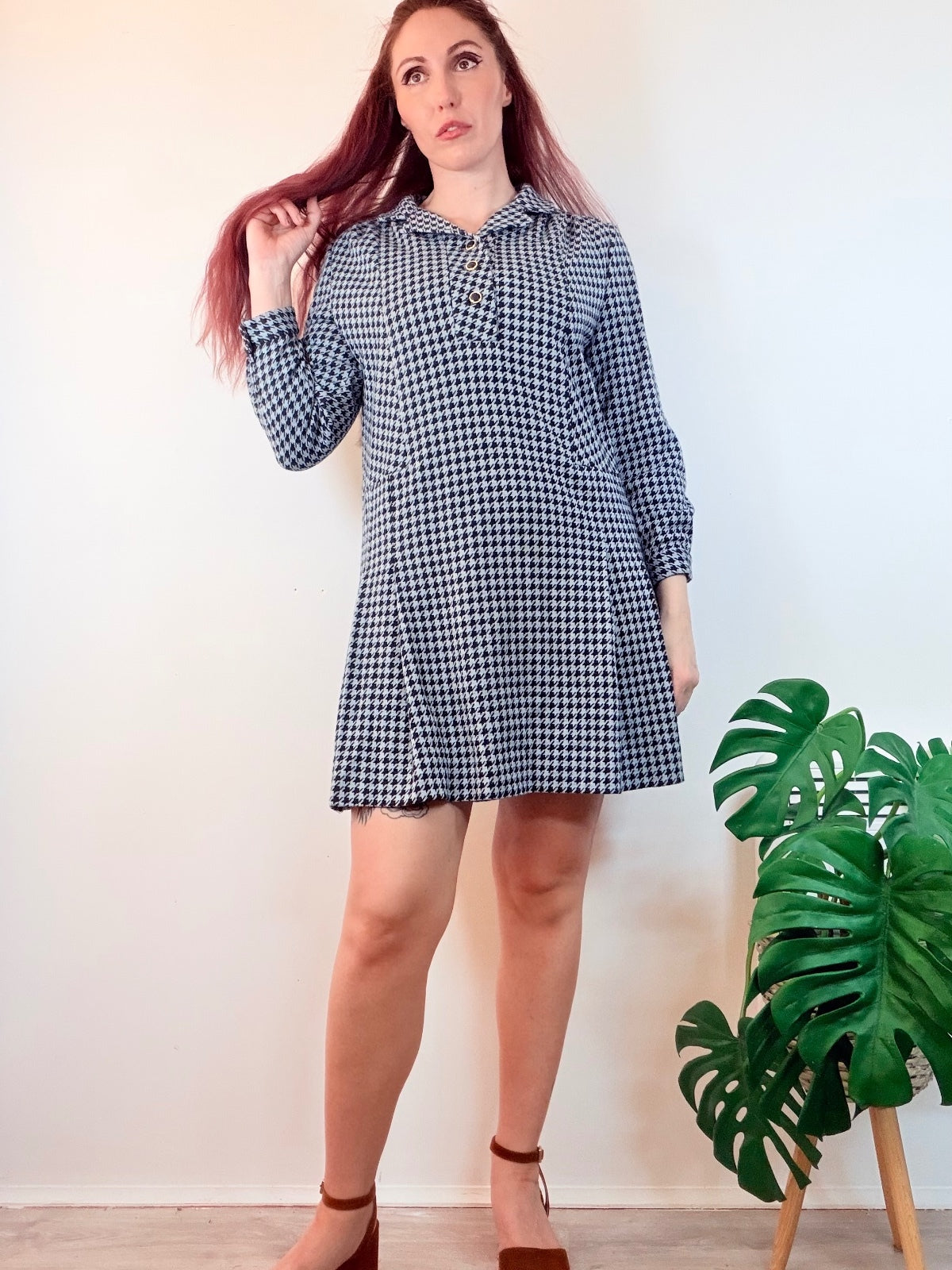 vintage 1960s Shirt Dress Houndstooth Long Sleeve with Collar Size 14 to 16
