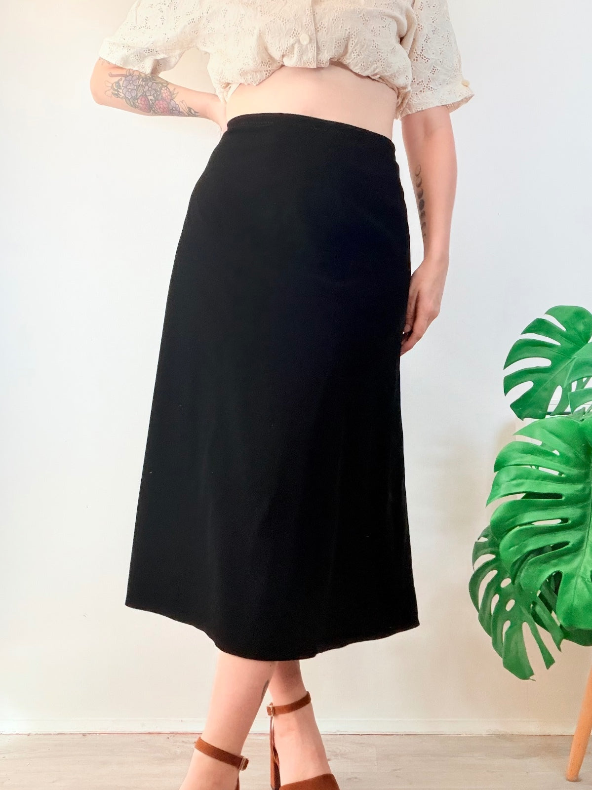 Vintage Black Velvet Skirt Midi A line Whimsigoth style size 18