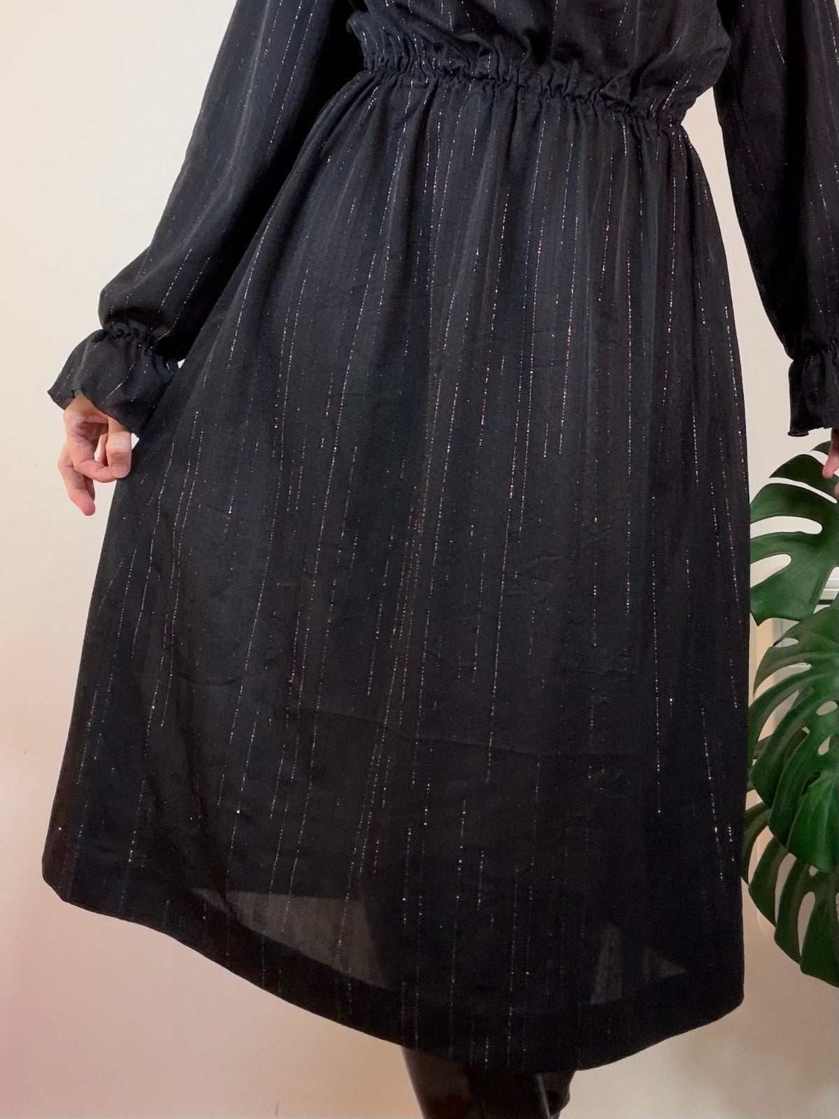 Vintage 1980s Black Dress with Shimmering Stripes and Ruffled Collar Size 16