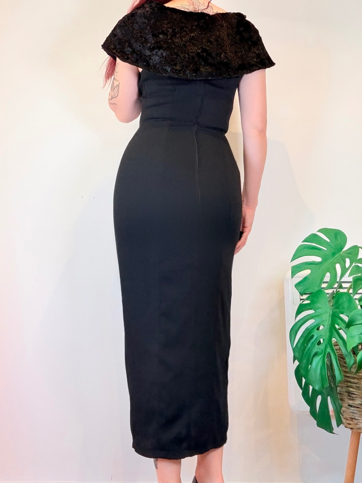 Vintage 1980s Cocktail Dress Black with Faux Fur Collar and Side Slit Size 10