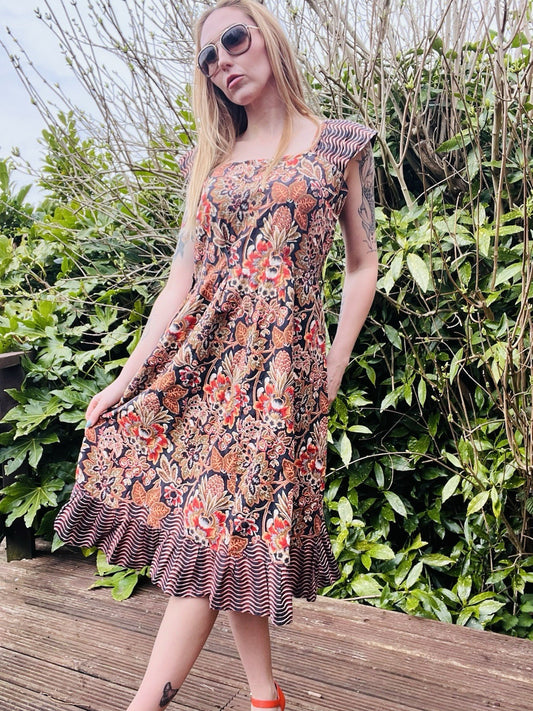 Vintage 1970s Floral Summer Dress Hippie Boho  Frilly Hem Cap Sleeves 14