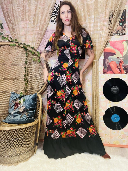 Vintage 1970s Maxi Dress Boho Hippie Floral Long Summer Bold Print Dress Size 8