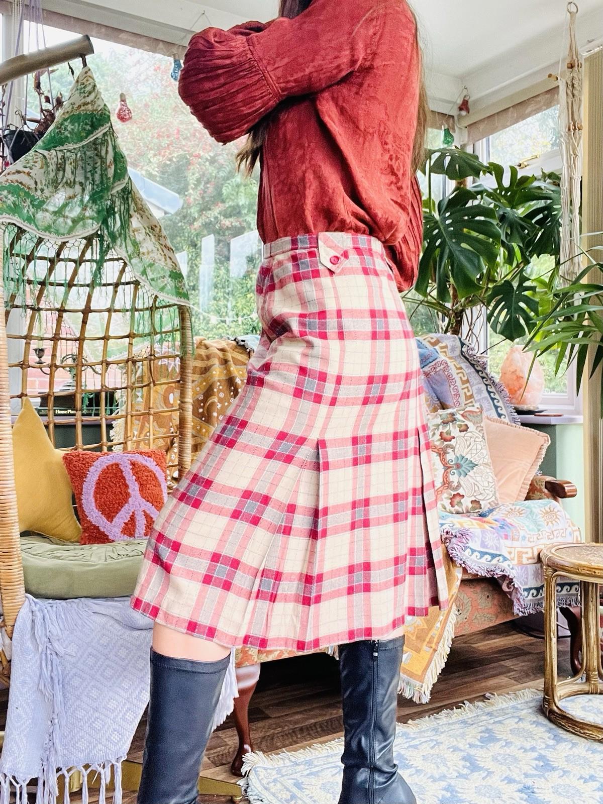 Vintage 70s Tartan Skirt size 16 Retro Pleated Plaid Midi Skirt High Waist beige