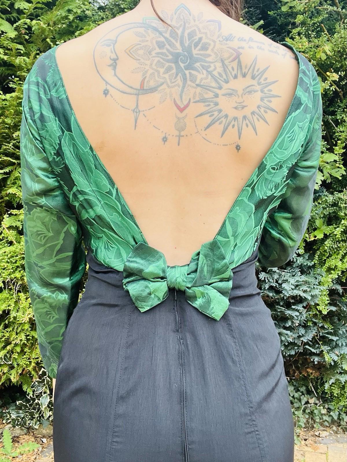 Vintage 80s Cocktail Dress size 10 Backless Pencil Wiggle Long Sleeves
