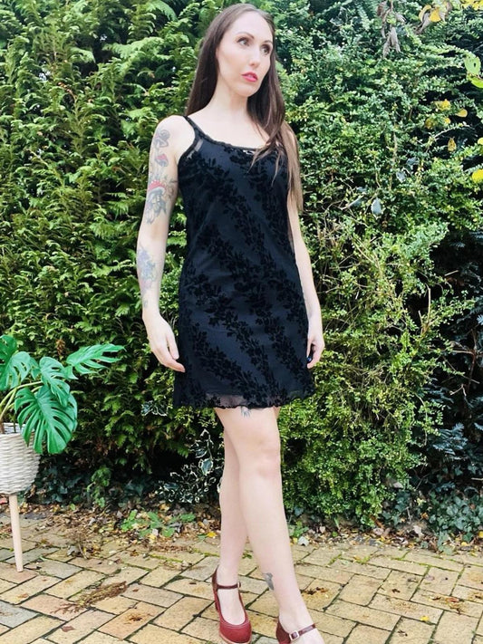 Vintage Y2K strappy dress Black Size 12 Mini Whimsigoth Ditsy Floral Velvet