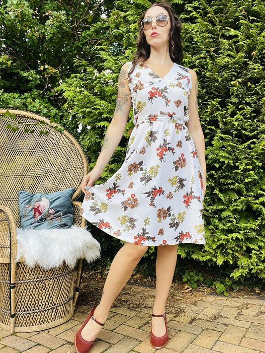 Vintage 1960s Floral Dress Retro Autumn Flowers Knee Length White Dress Size 14
