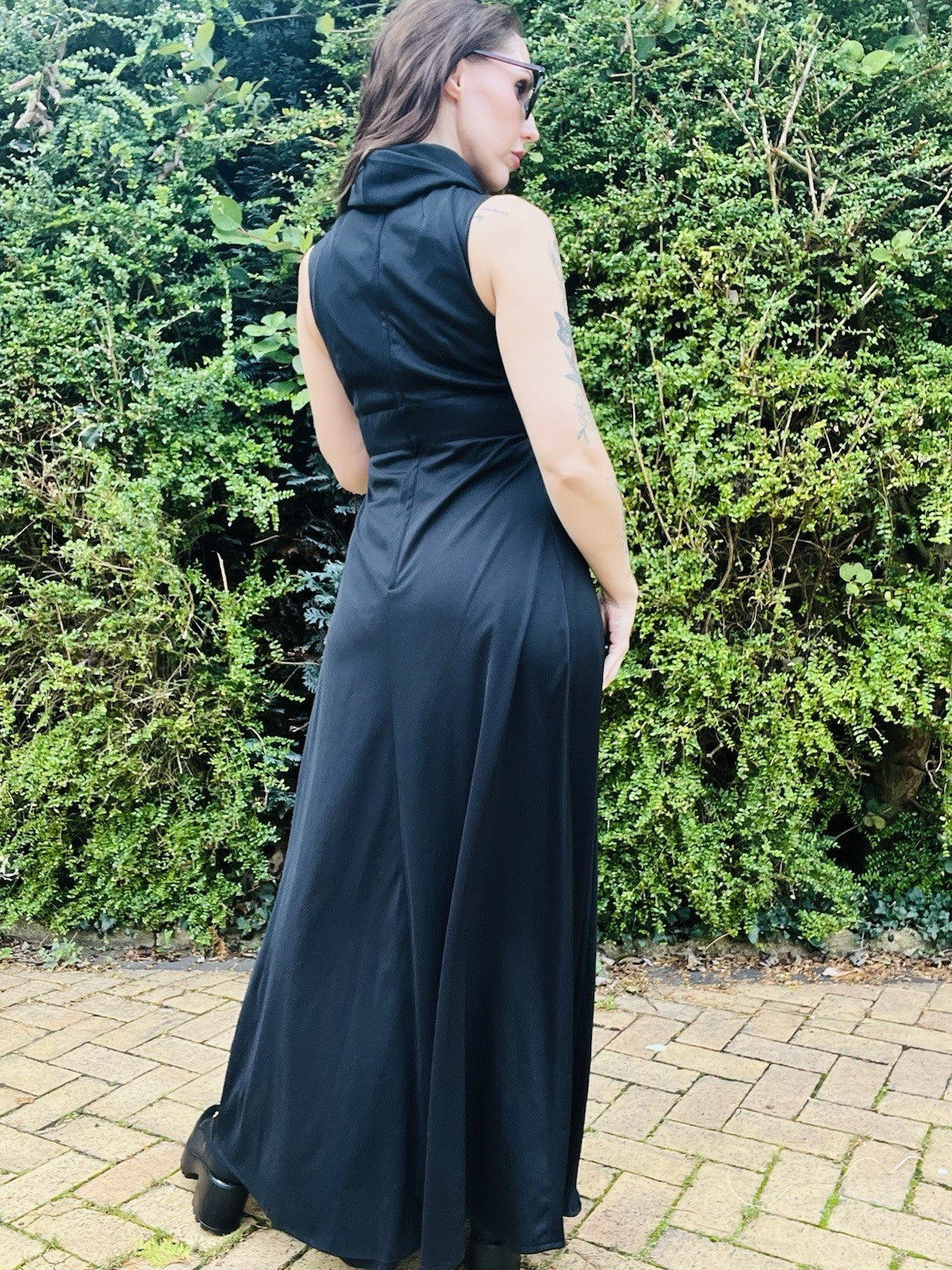 Vintage 1970s Maxi Dress Black Size 10 Long Pleated Cinched Waist Turtle Neck