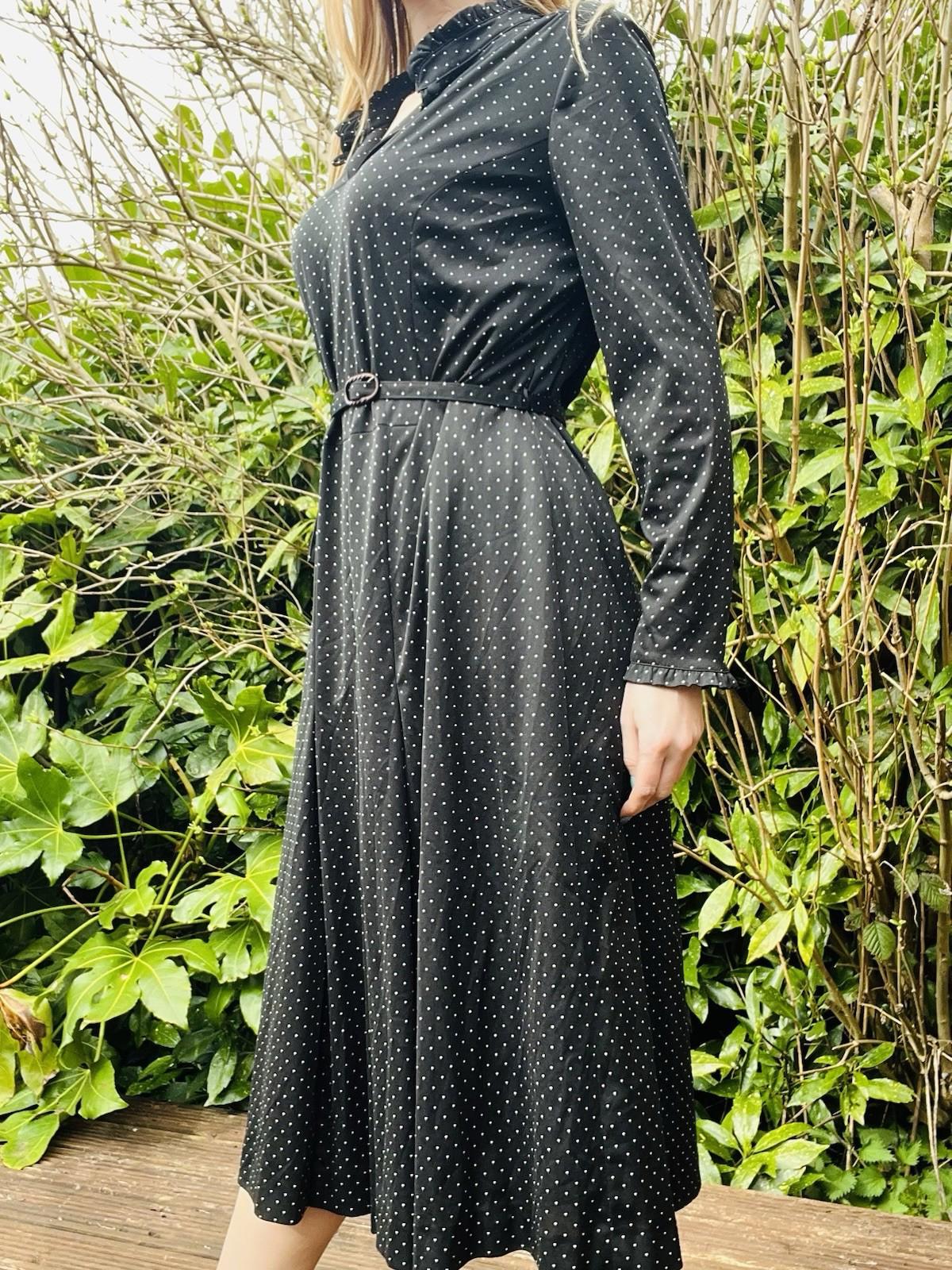 Vintage 1960s Polkadot Dress Cinched Waist Ruffle Collar Long Sleeve Black 16