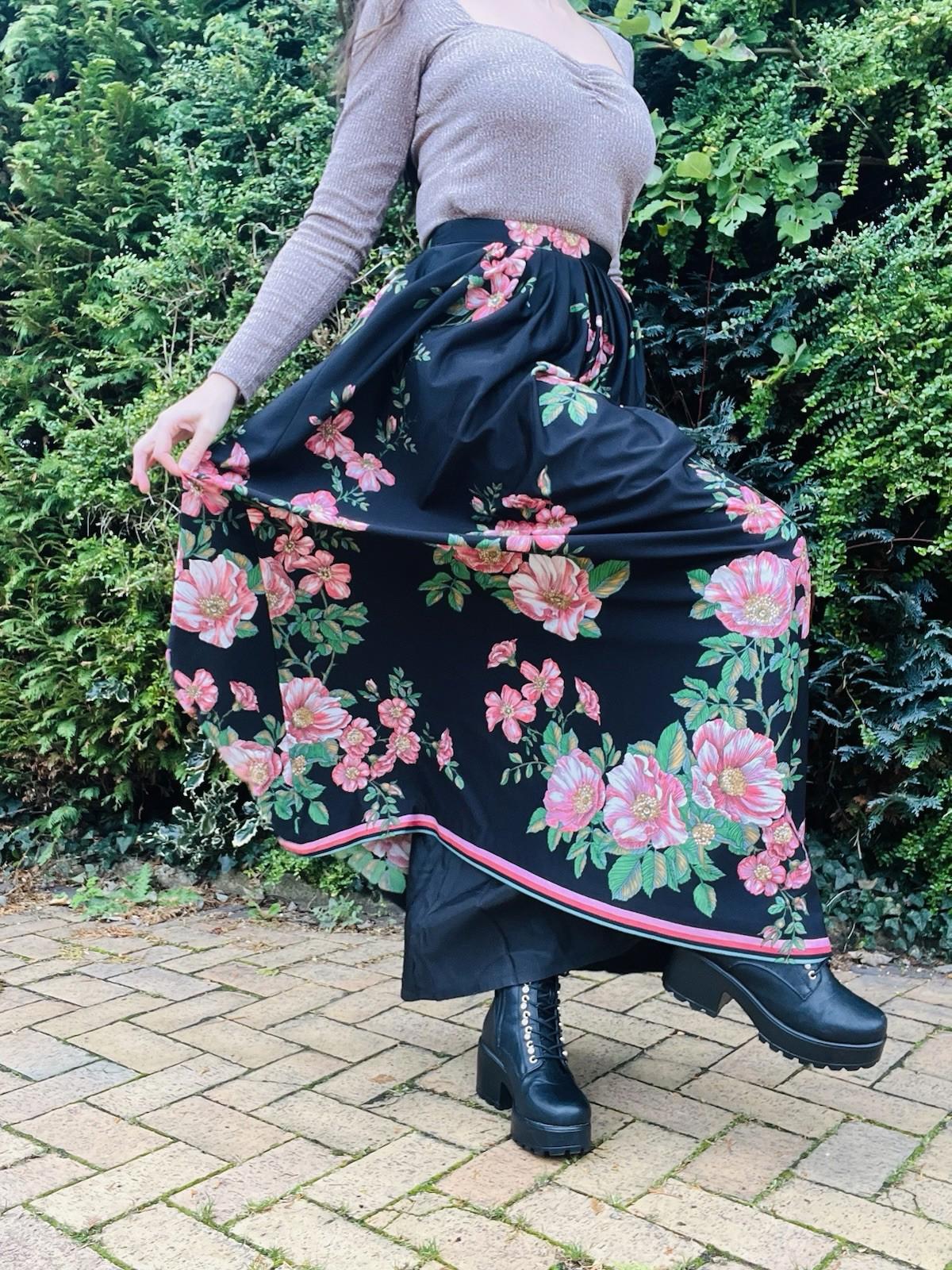 Vintage 1970s Maxi Skirt Long High Waist Bold Retro Flower Print Pink Black 6
