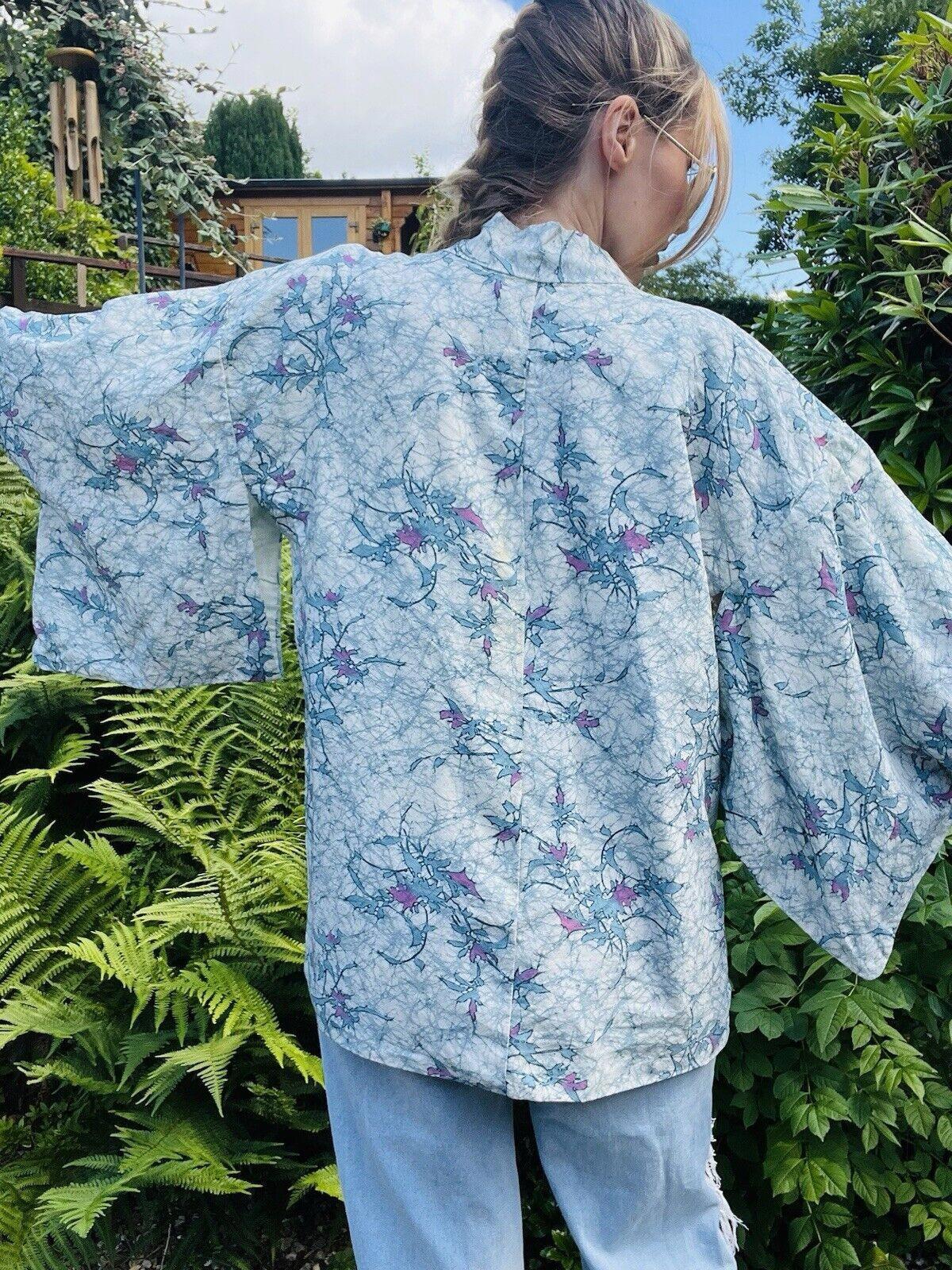 Vintage 1970s Hippie Boho Kimono Jacket With Blue retro Abstract Print Free Size