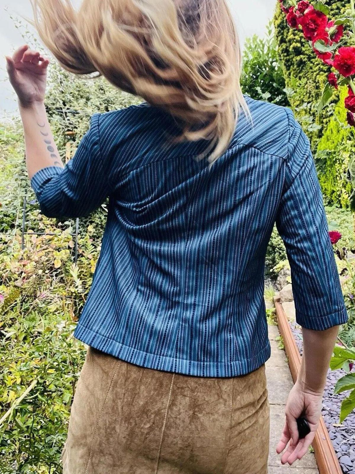 Vintage 1960s Striped Blouse 3/4 Sleeve Shirt With Collar Blue Size 10 to12