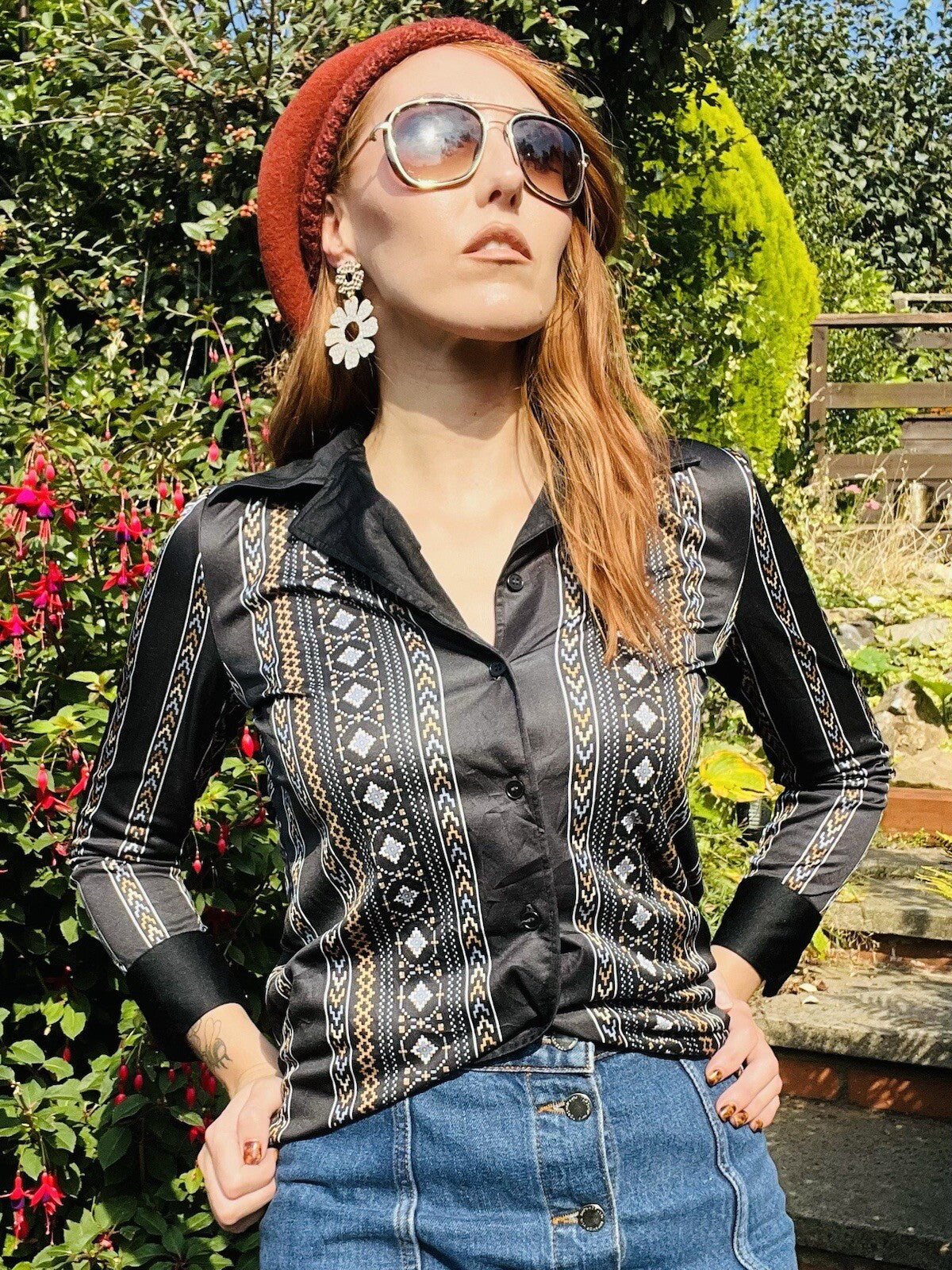 Vintage 80s Black Shirt Size 8 Retro Blouse Abstract Aztec Striped Long Sleeve