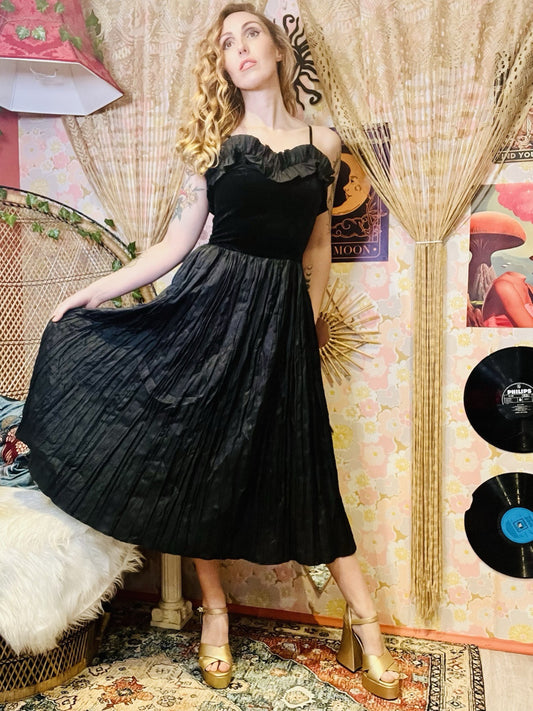 Vintage 1980s Party Dress By Puszta Velvet Ruffle Bodice Pleated Midi Black 8