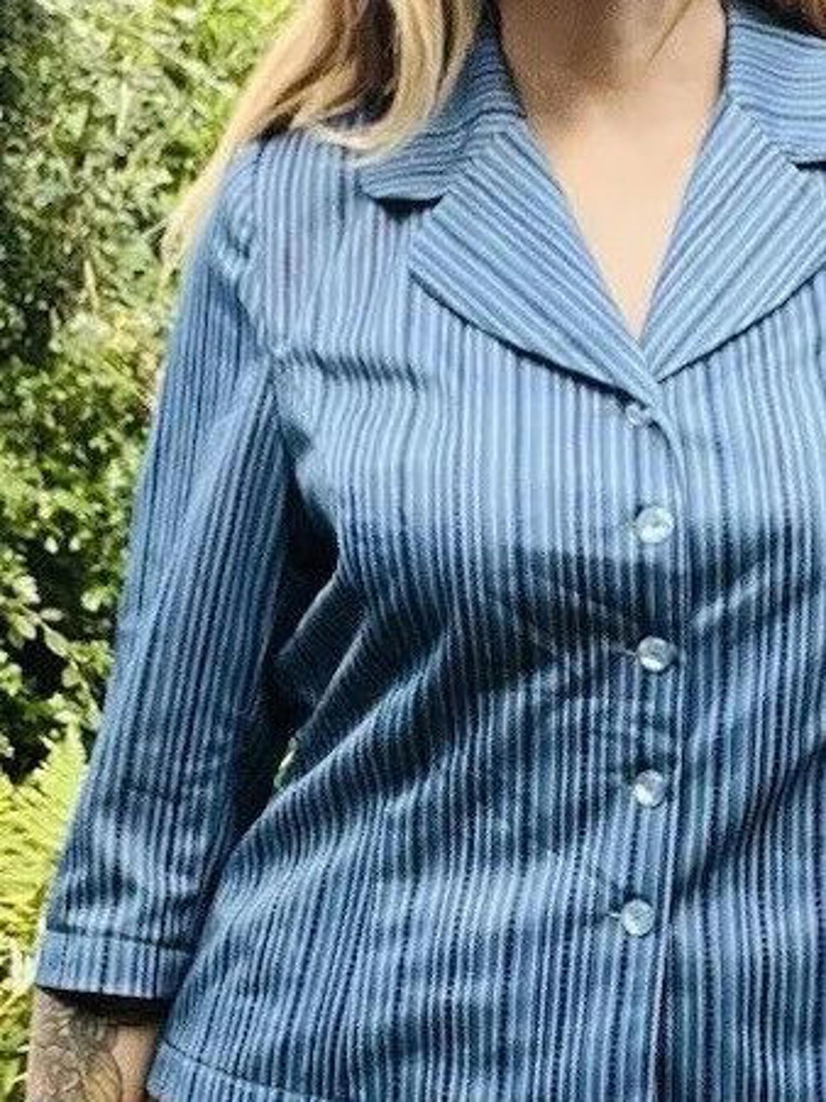 Vintage 1960s Striped Blouse 3/4 Sleeve Shirt With Collar Blue Size 10 to12