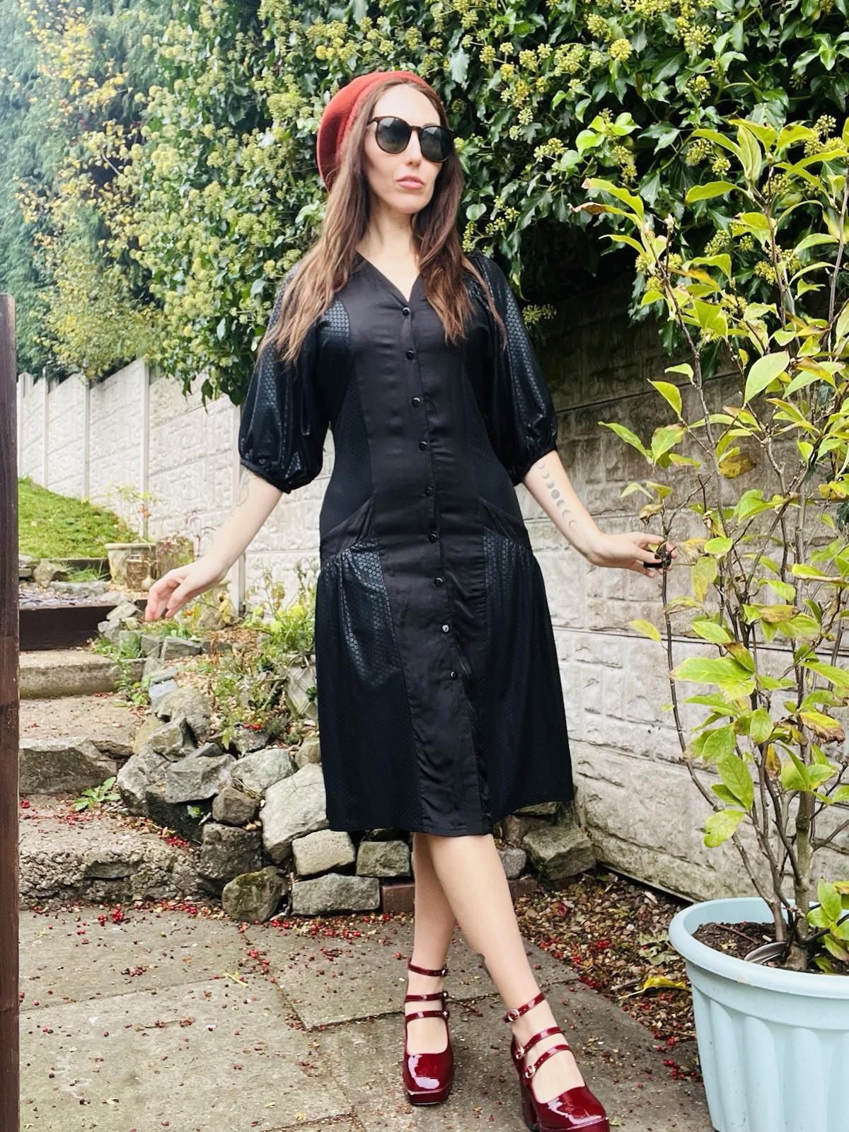 Vintage 1980s Party Dress Black Size 8 to 10 Dropped Waist Puff Sleeves