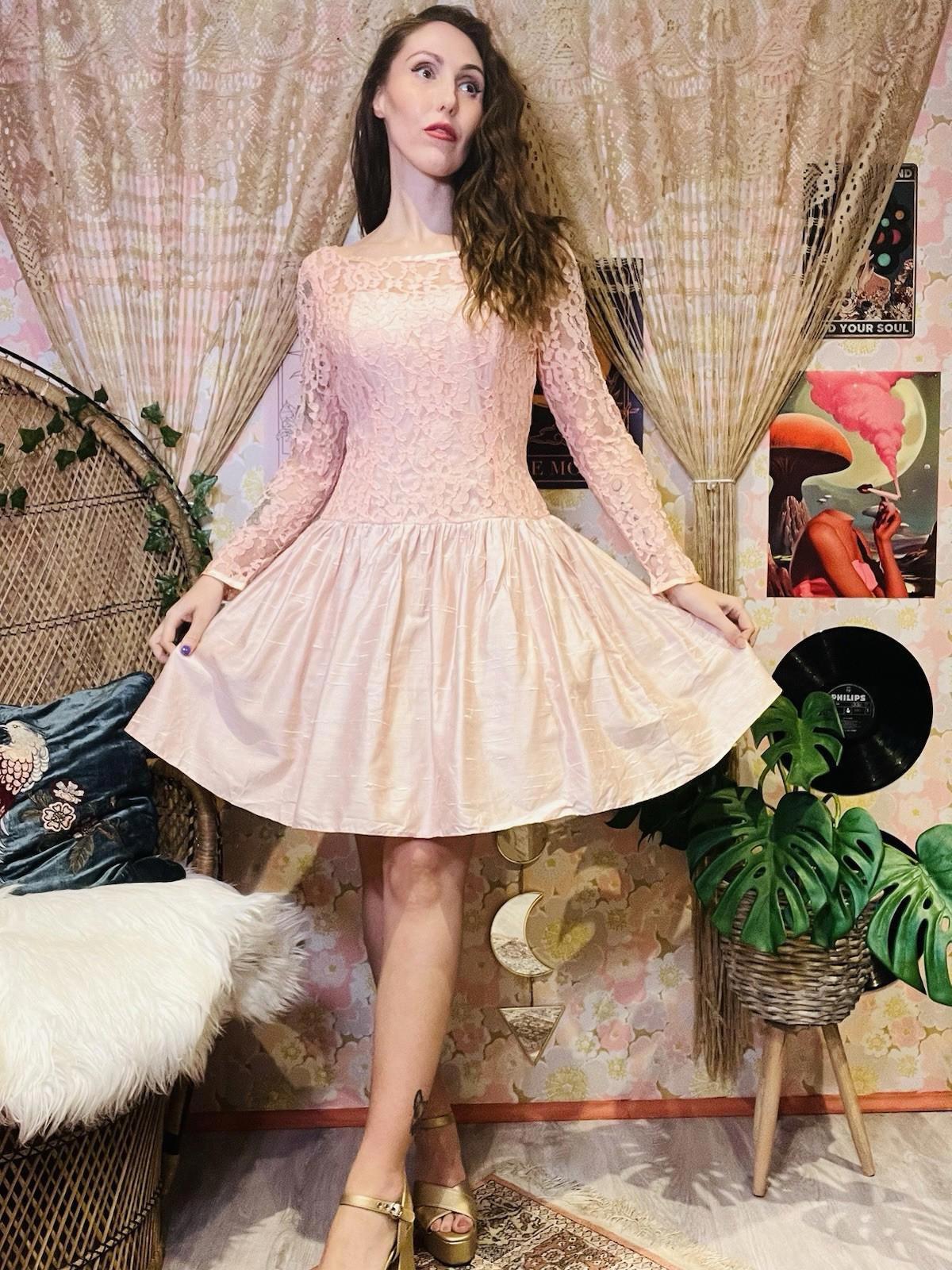 Vintage 1990s Prom Dress Short Lace Long Sleeve Corset Party Dress Pink Size 10