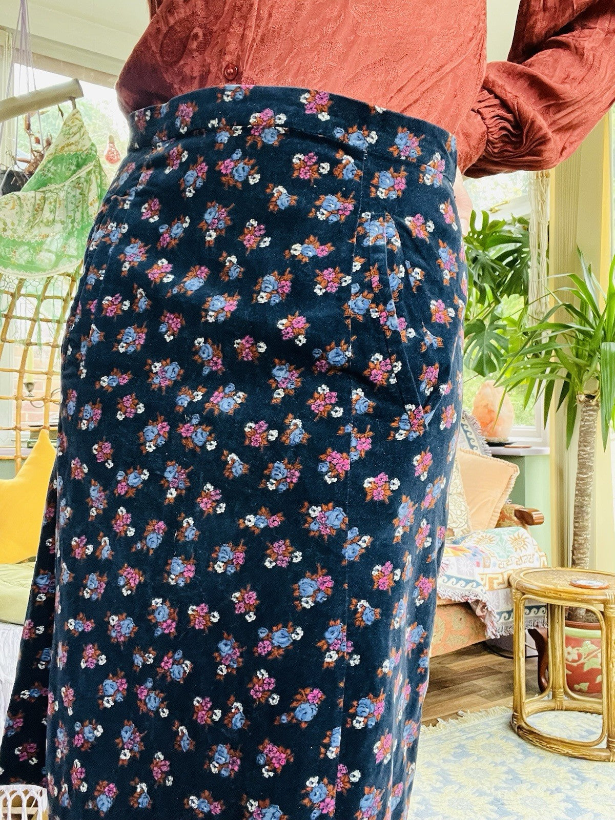 Vintage 1970s Velvet Skirt, Whimsigoth Ditsy Floral Hig Waist Midi Skirt Size 14