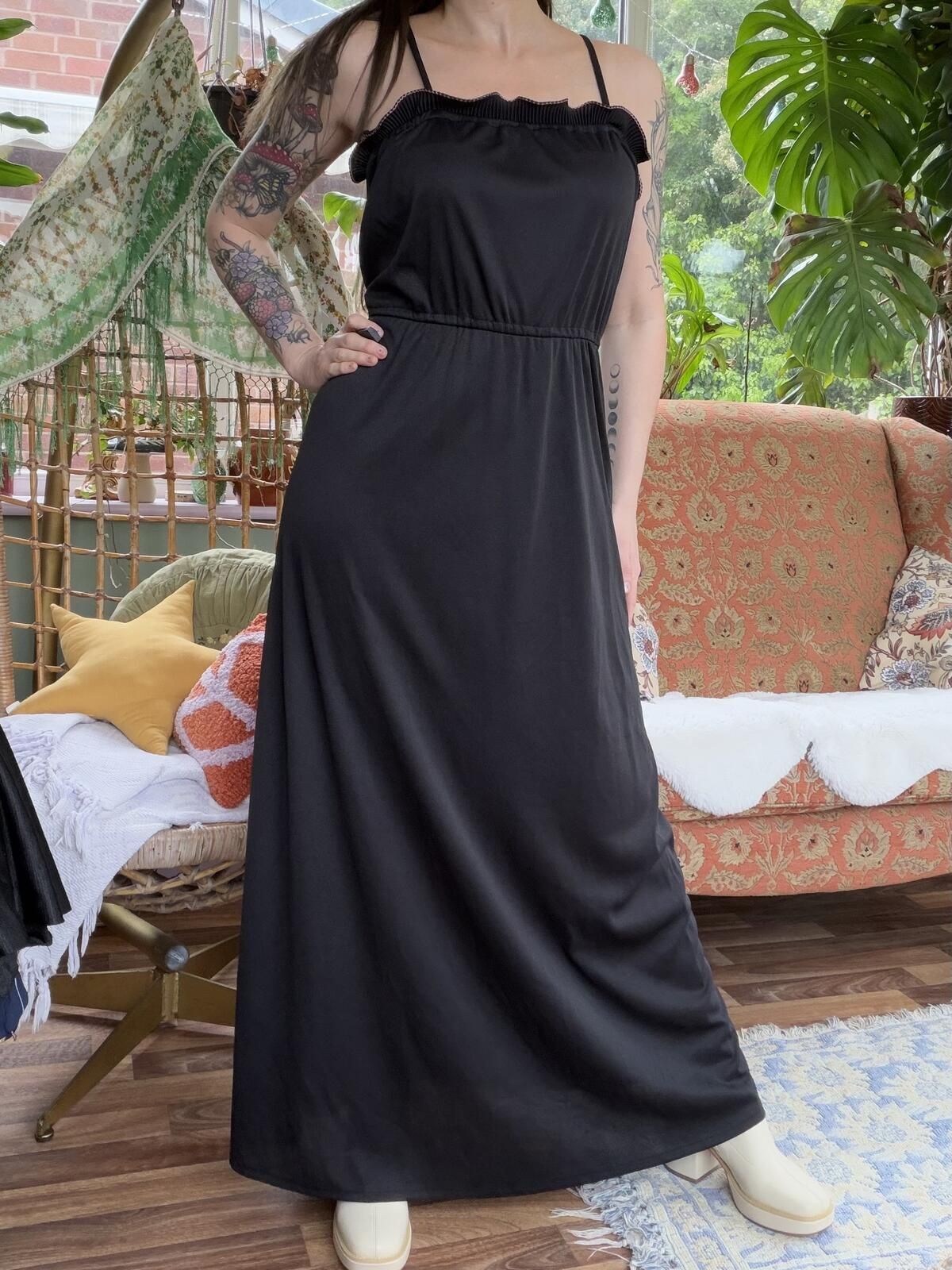Vintage 1970s Maxi Dress Black with Pleated Ruffle Detail Size 18