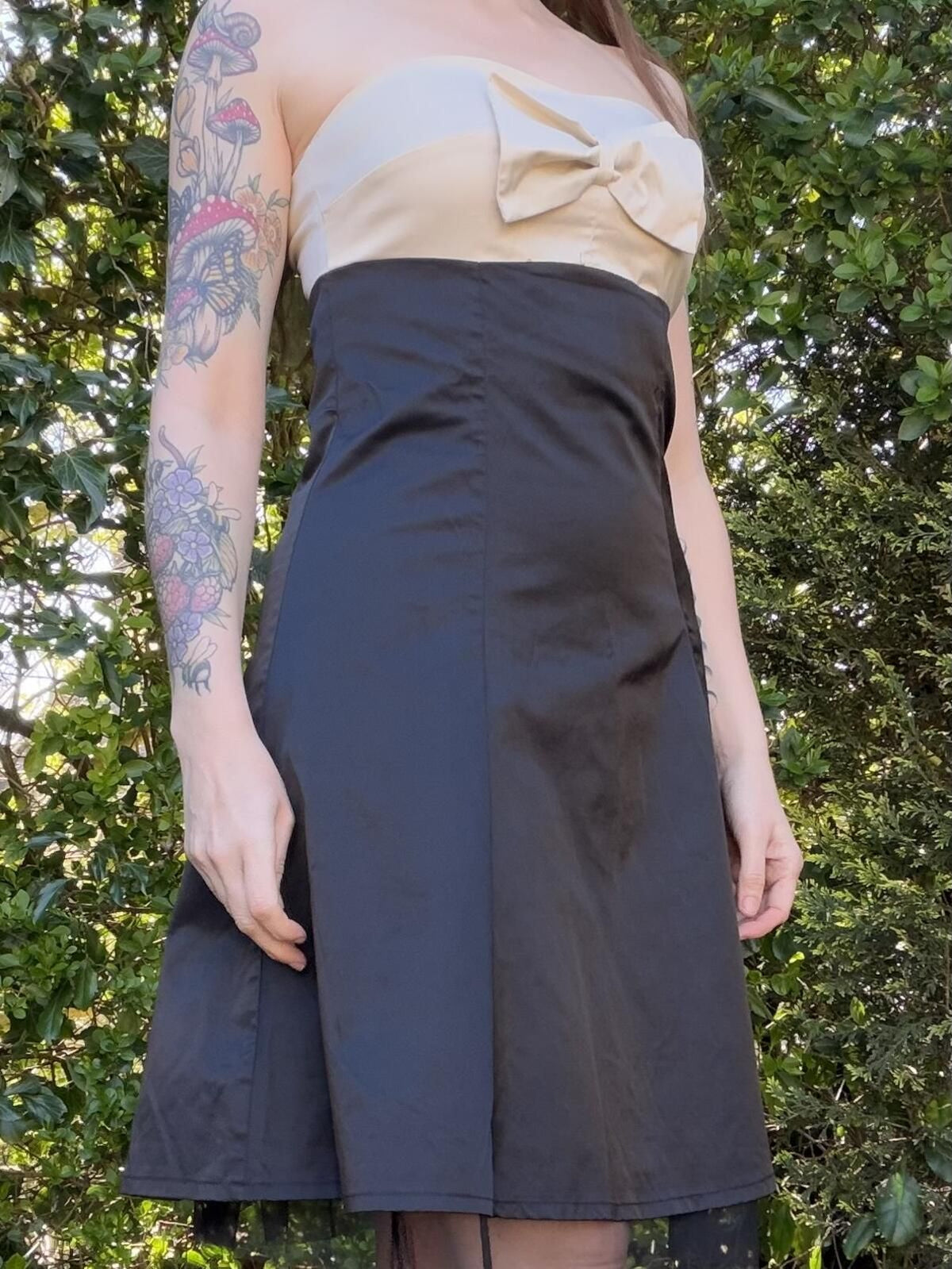 Vintage Y2K Party Dress Strapless Black and Beige Dress with Bow Detail Size 10