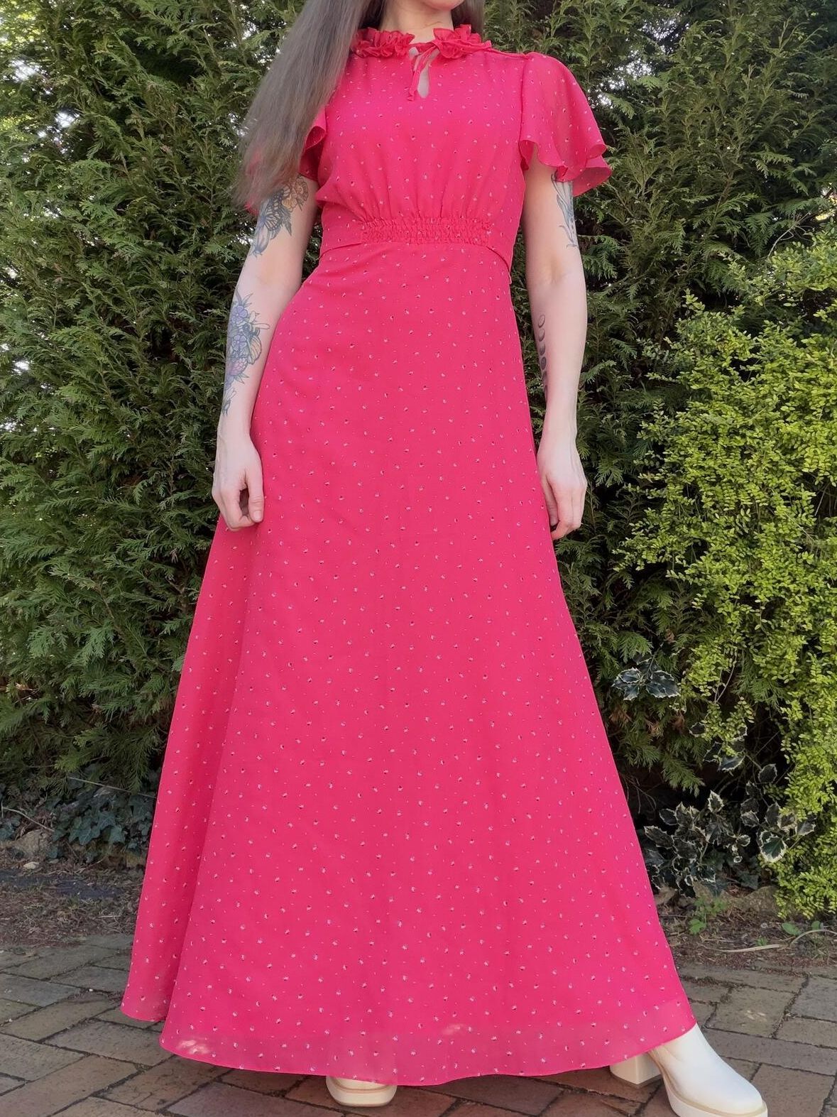 Vintage 1970s Pink Maxi Dress with Ruffle Neck and Flared Sleeves size 8