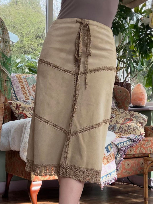 Vintage Y2K Suede Skirt Boho Beige Midi Skirt with Crochet Trim Size 10