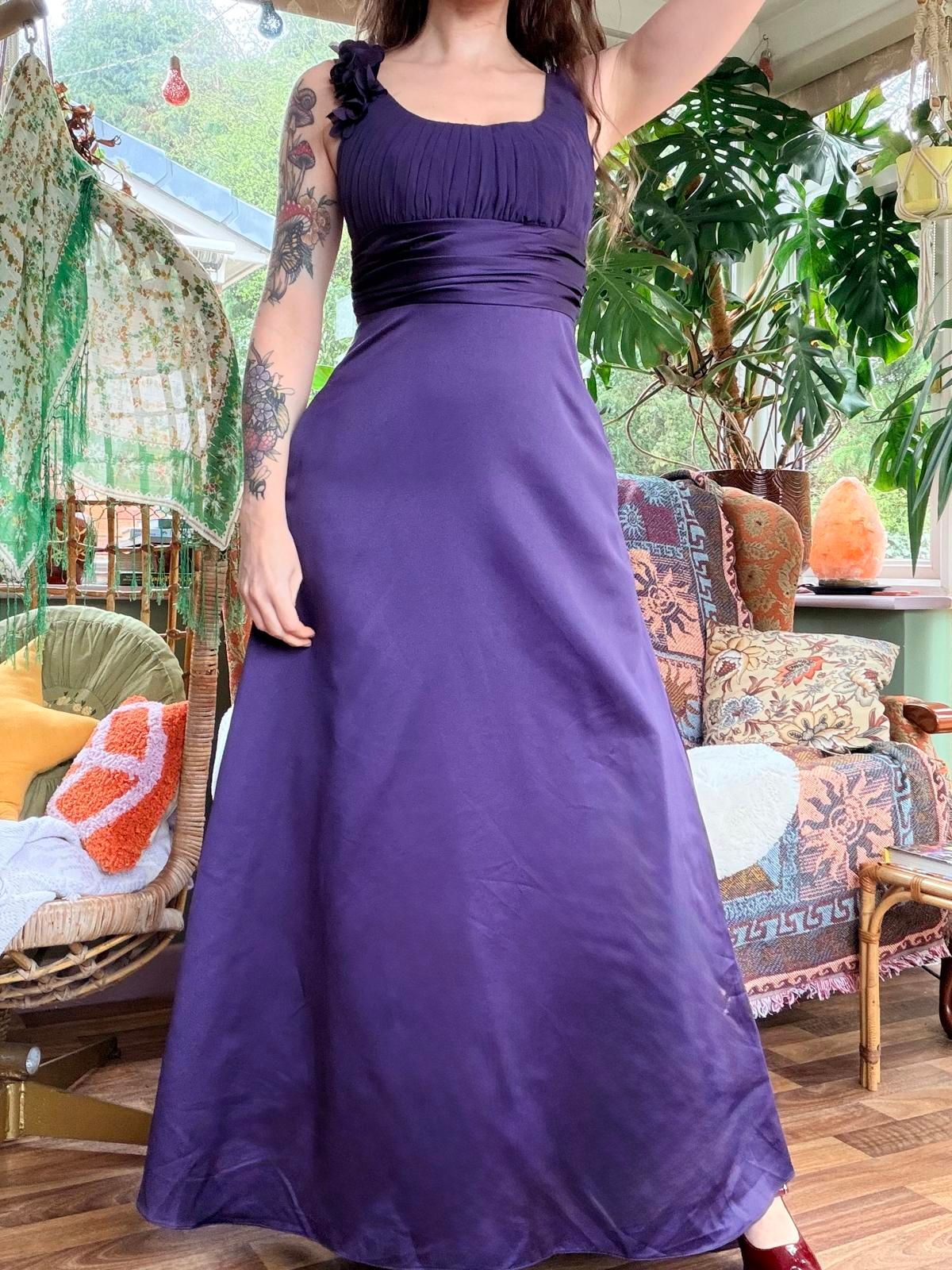 Purple Prom Dress Size 10 Bridesmaid Ball Gown Ruched waist David's Bridal