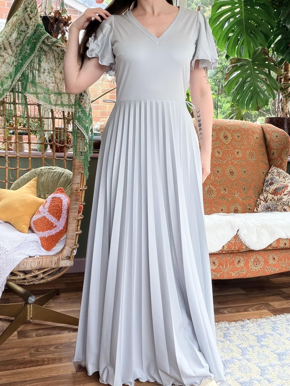 Vintage 1980s Summer Dress Grey Pleated Maxi Dress with Ruffled Sleeves Size 14