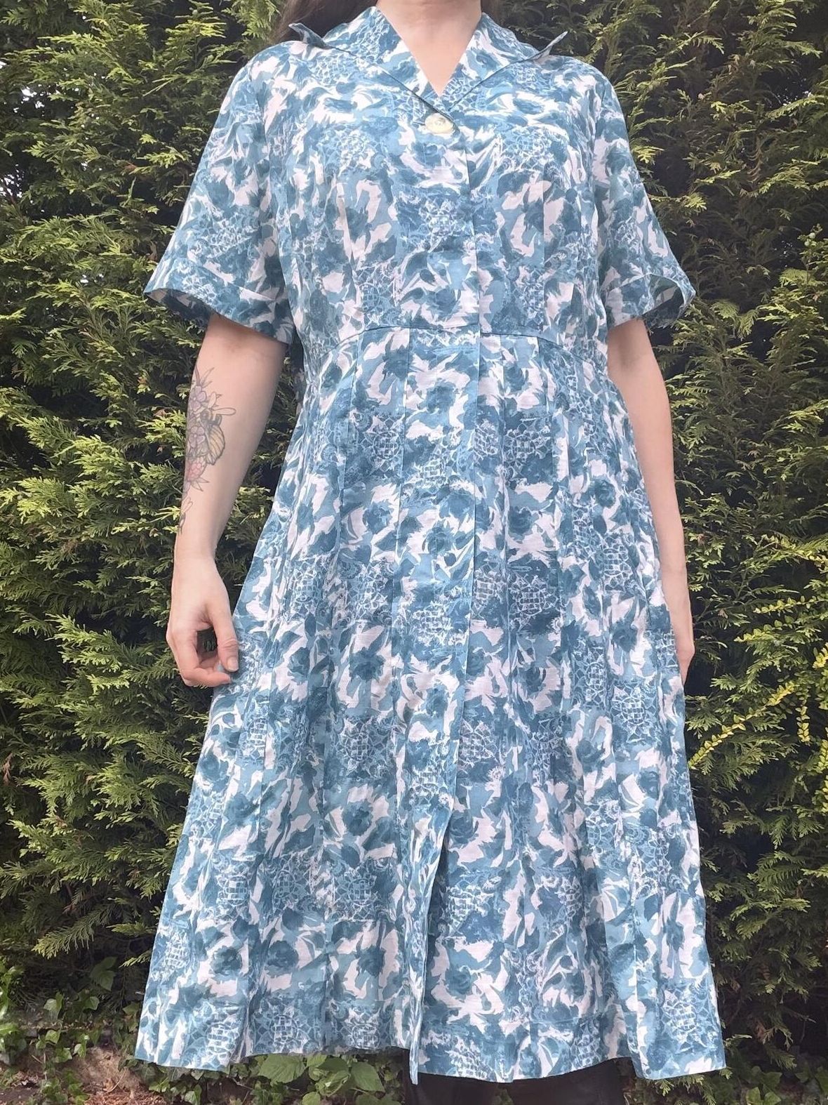 Vintage 1980s shirt Dress Blue and White Patterned Midi with Buttons Size 18